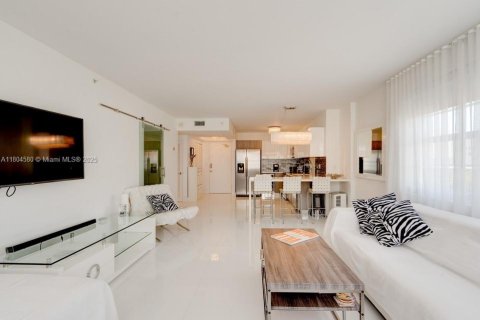 Condo in Miami Beach, Florida, 1 bedroom  № 1888723 - photo 18