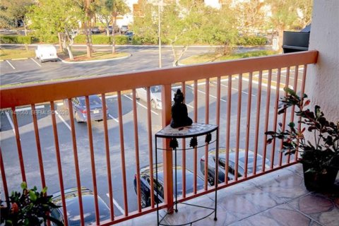 Copropriété à louer à Tamarac, Floride: 2 chambres, 91.97 m2 № 2004246 - photo 14