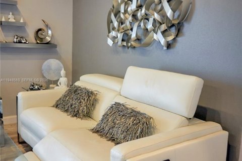 Copropriété à louer à Tamarac, Floride: 2 chambres, 91.97 m2 № 2004246 - photo 16