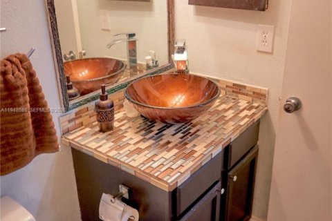 Copropriété à louer à Tamarac, Floride: 2 chambres, 91.97 m2 № 2004246 - photo 28