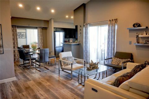 Copropriété à louer à Tamarac, Floride: 2 chambres, 91.97 m2 № 2004246 - photo 13