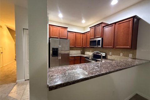 Adosado en alquiler en Brandon, Florida, 3 dormitorios, 121.42 m2 № 1574077 - foto 5
