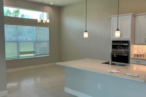 Villa ou maison à vendre à Wesley Chapel, Floride: 2 chambres, 211.45 m2 № 2137538 - photo 5