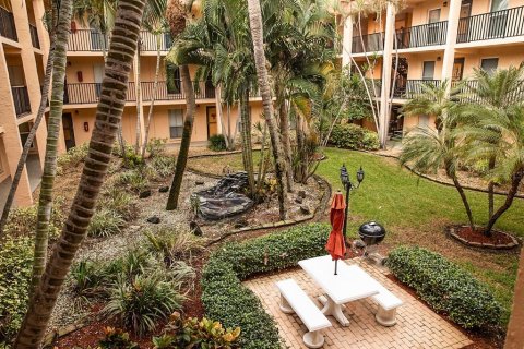 Condominio en venta en Saint Pete Beach, Florida, 3 dormitorios, 95.69 m2 № 2151062 - foto 15