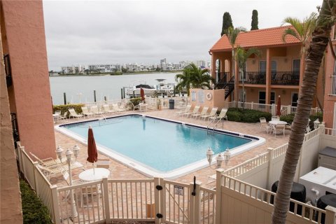 Condominio en venta en Saint Pete Beach, Florida, 3 dormitorios, 95.69 m2 № 2151062 - foto 12