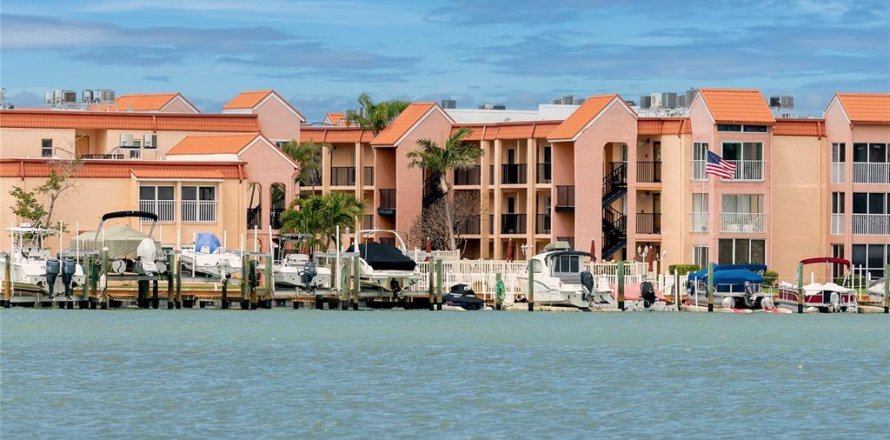 Condominio en Saint Pete Beach, Florida, 3 dormitorios  № 2151062