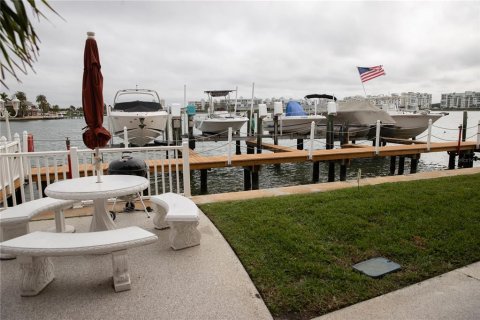 Condominio en venta en Saint Pete Beach, Florida, 3 dormitorios, 95.69 m2 № 2151062 - foto 8