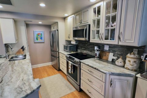 Condominio en venta en Saint Pete Beach, Florida, 3 dormitorios, 95.69 m2 № 2151062 - foto 17