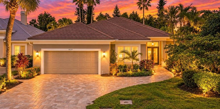 House in Bradenton, Florida 3 bedrooms, 245.08 sq.m. № 2393398
