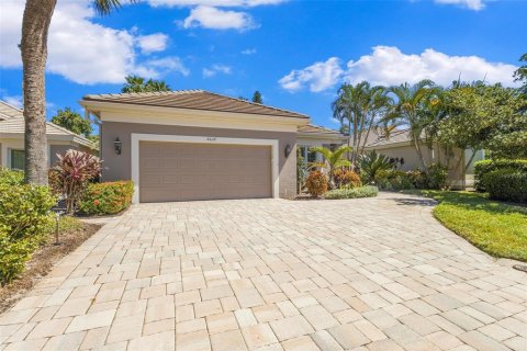 House in Bradenton, Florida 3 bedrooms, 245.08 sq.m. № 2393398 - photo 5