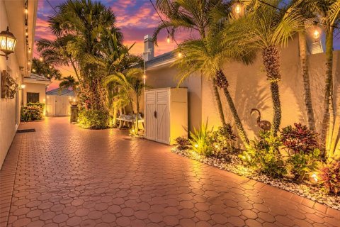 House in Bradenton, Florida 3 bedrooms, 245.08 sq.m. № 2393398 - photo 3