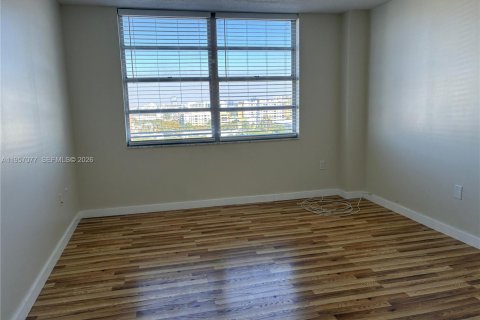 Condominio en alquiler en Aventura, Florida, 1 dormitorio, 82.4 m2 № 2011197 - foto 12