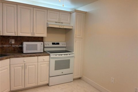 Condominio en alquiler en Aventura, Florida, 1 dormitorio, 82.4 m2 № 2011197 - foto 8