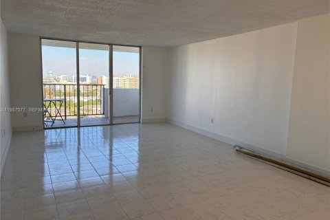 Condominio en alquiler en Aventura, Florida, 1 dormitorio, 82.4 m2 № 2011197 - foto 5