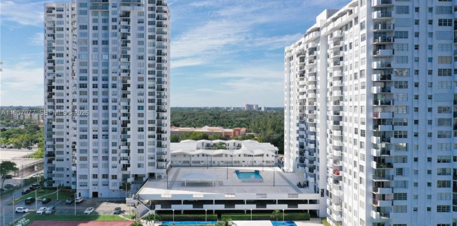 Condominio en Aventura, Florida, 1 dormitorio  № 2011197
