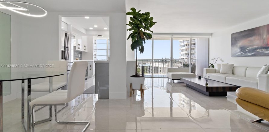 Condominio en Aventura, Florida, 2 dormitorios № 1935602