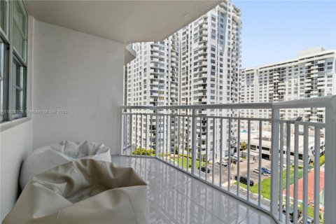Condominio en venta en Aventura, Florida, 2 dormitorios, 145.39 m2 № 1935602 - foto 20