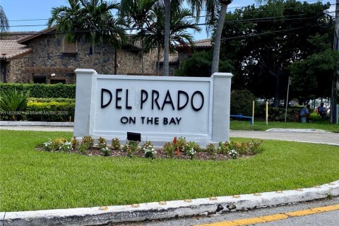 Condominio en venta en Aventura, Florida, 2 dormitorios, 145.39 m2 № 1935602 - foto 29