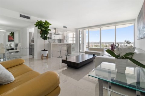 Condominio en venta en Aventura, Florida, 2 dormitorios, 145.39 m2 № 1935602 - foto 5
