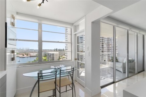 Condominio en venta en Aventura, Florida, 2 dormitorios, 145.39 m2 № 1935602 - foto 10