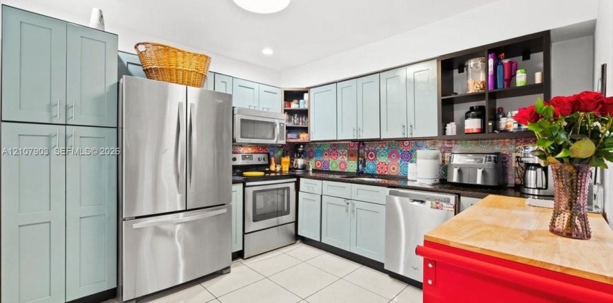 Villa ou maison à Fort Lauderdale, Floride 3 chambres, 91.79 m2 № 2429995