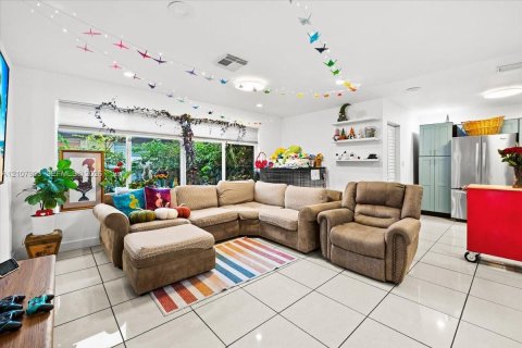 Villa ou maison à vendre à Fort Lauderdale, Floride: 3 chambres, 91.79 m2 № 2429995 - photo 4