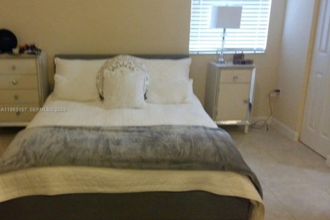 Immobilier commercial à louer à Miami, Floride: 1 chambre, 58.06 m2 № 2024215 - photo 8