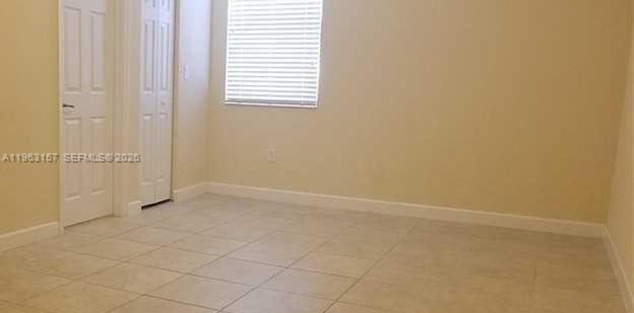 Immobilier commercial à Miami, Floride 1 chambre, 58.06 m2 № 2024215