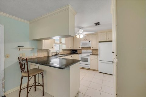House in Edgewater, Florida 3 bedrooms, 128.11 sq.m. № 1806667 - photo 22