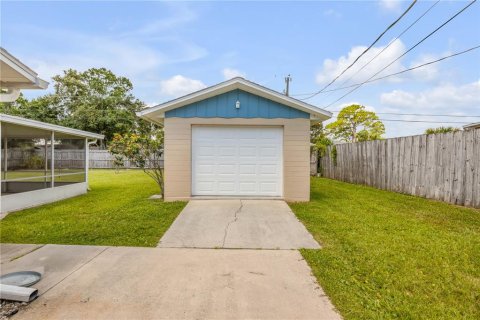 House in Edgewater, Florida 3 bedrooms, 128.11 sq.m. № 1806667 - photo 13