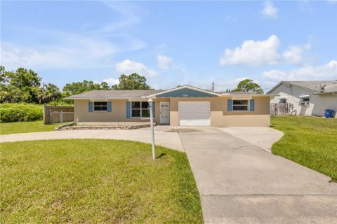 House in Edgewater, Florida 3 bedrooms, 128.11 sq.m. № 1806667 - photo 9