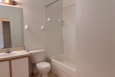 Townhouse in Wesley Chapel, Florida 3 bedrooms, 135.64 sq.m. № 2216048 - photo 18