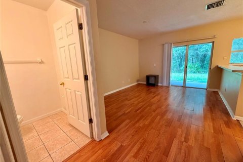 Townhouse in Wesley Chapel, Florida 3 bedrooms, 135.64 sq.m. № 2216048 - photo 5