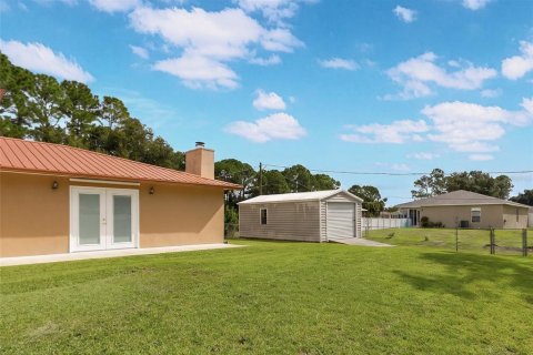 House in Palm Bay, Florida 4 bedrooms, 175.12 sq.m. № 2350160 - photo 5