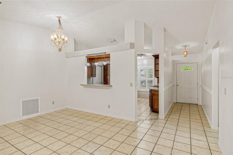 House in Palm Bay, Florida 4 bedrooms, 175.12 sq.m. № 2350160 - photo 8