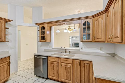 House in Palm Bay, Florida 4 bedrooms, 175.12 sq.m. № 2350160 - photo 14