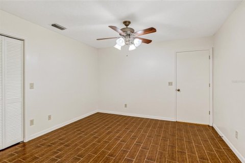 House in Palm Bay, Florida 4 bedrooms, 175.12 sq.m. № 2350160 - photo 30