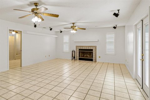 House in Palm Bay, Florida 4 bedrooms, 175.12 sq.m. № 2350160 - photo 23