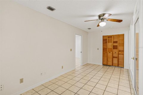 House in Palm Bay, Florida 4 bedrooms, 175.12 sq.m. № 2350160 - photo 28