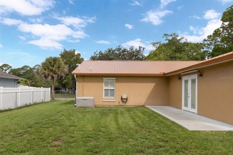 House in Palm Bay, Florida 4 bedrooms, 175.12 sq.m. № 2350160 - photo 6