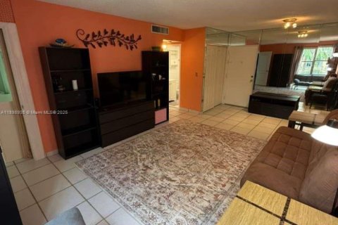 Condominio en alquiler en Sunny Isles Beach, Florida, 1 dormitorio, 57.6 m2 № 1951005 - foto 9