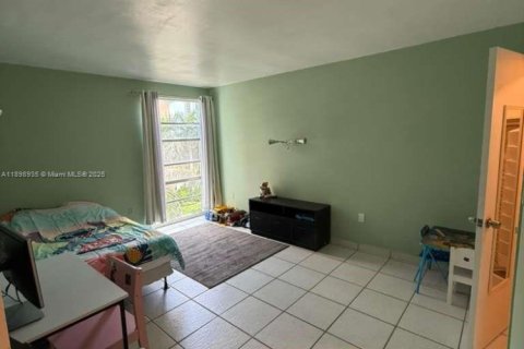 Condominio en alquiler en Sunny Isles Beach, Florida, 1 dormitorio, 57.6 m2 № 1951005 - foto 12