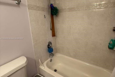 Condominio en alquiler en Sunny Isles Beach, Florida, 1 dormitorio, 57.6 m2 № 1951005 - foto 17