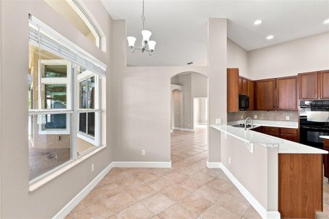 House in Apopka, Florida 4 bedrooms, 260.13 sq.m. № 2349514 - photo 13