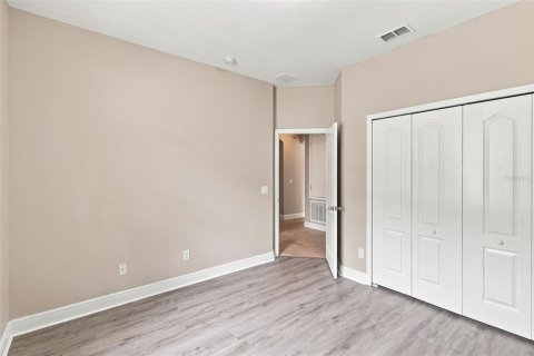 House in Apopka, Florida 4 bedrooms, 260.13 sq.m. № 2349514 - photo 25