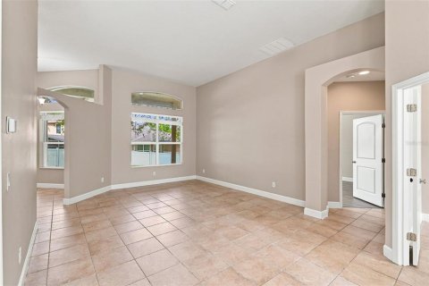 House in Apopka, Florida 4 bedrooms, 260.13 sq.m. № 2349514 - photo 10