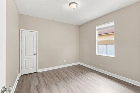 House in Apopka, Florida 4 bedrooms, 260.13 sq.m. № 2349514 - photo 23
