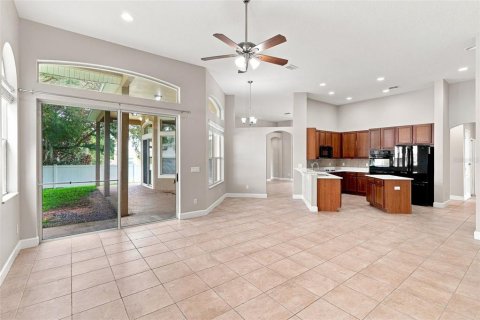 House in Apopka, Florida 4 bedrooms, 260.13 sq.m. № 2349514 - photo 20