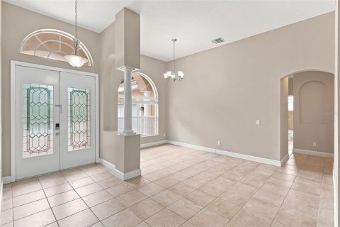 House in Apopka, Florida 4 bedrooms, 260.13 sq.m. № 2349514 - photo 7