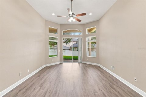 House in Apopka, Florida 4 bedrooms, 260.13 sq.m. № 2349514 - photo 21